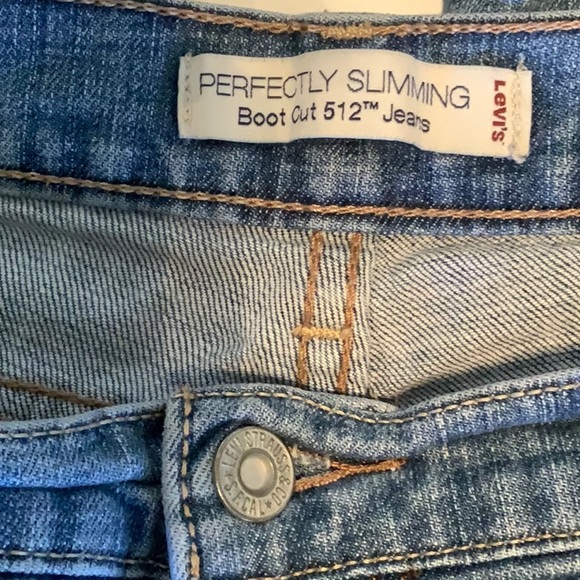Levi’s perfectly slimming boot cut jeans SIZE 4 - Picture 2 of 6